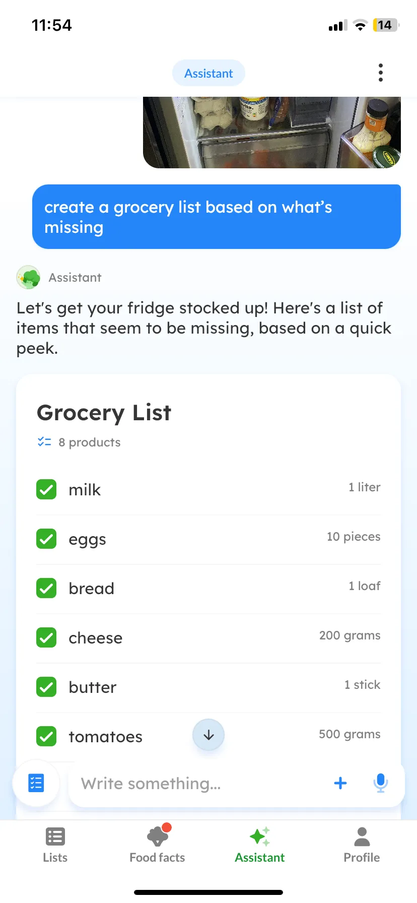 Listonic's assistant reading a photo of a fridge shelf after the request "create a grocery list based on what's missing" and returning an 8-product list with 1 liter of milk, 10 eggs, 1 loaf of bread, 200 grams of cheese, 1 stick of butter and 500 grams of tomatoes