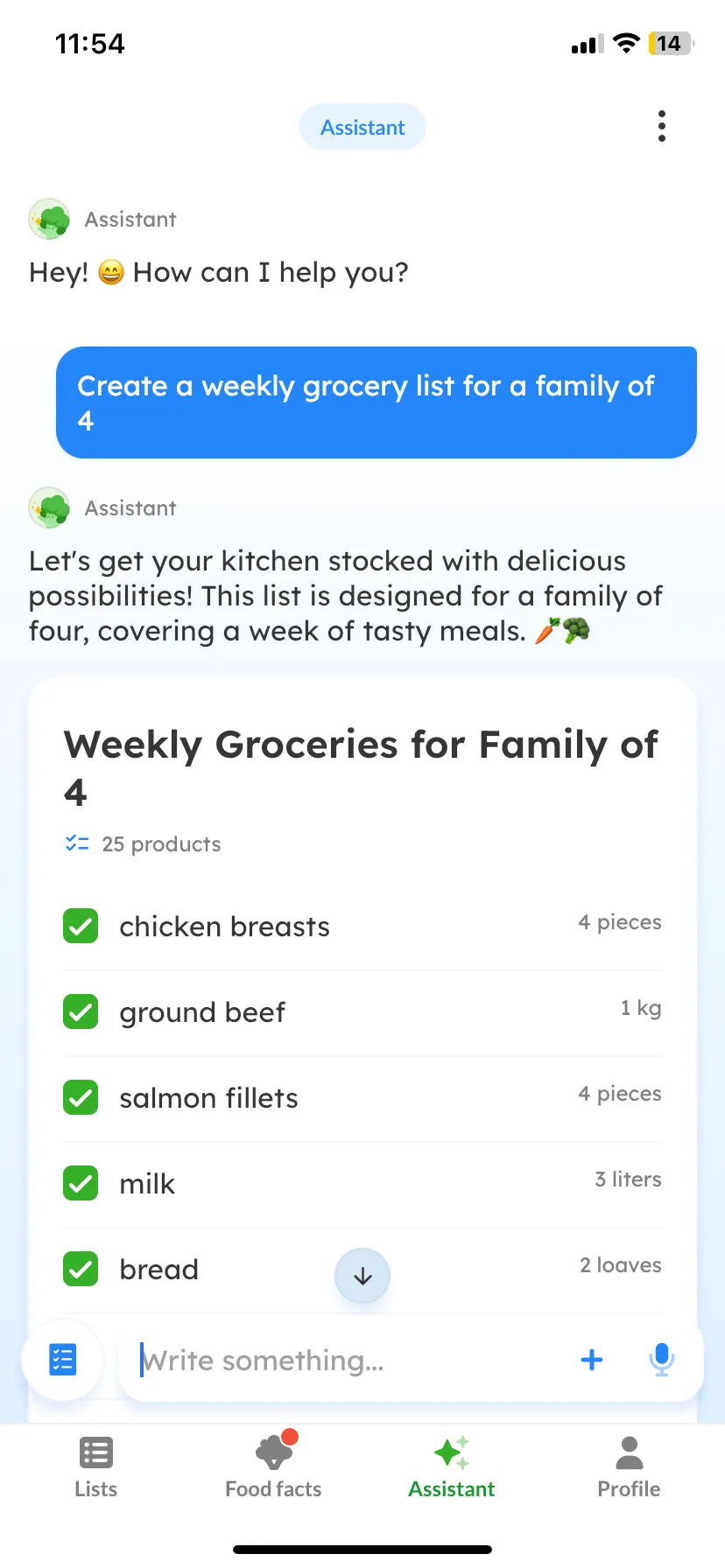 Listonic's assistant answering the request "Create a weekly grocery list for a family of 4" with a 25-product list including 4 chicken breasts, 1 kg of ground beef, 4 salmon fillets, 3 liters of milk and 2 loaves of bread